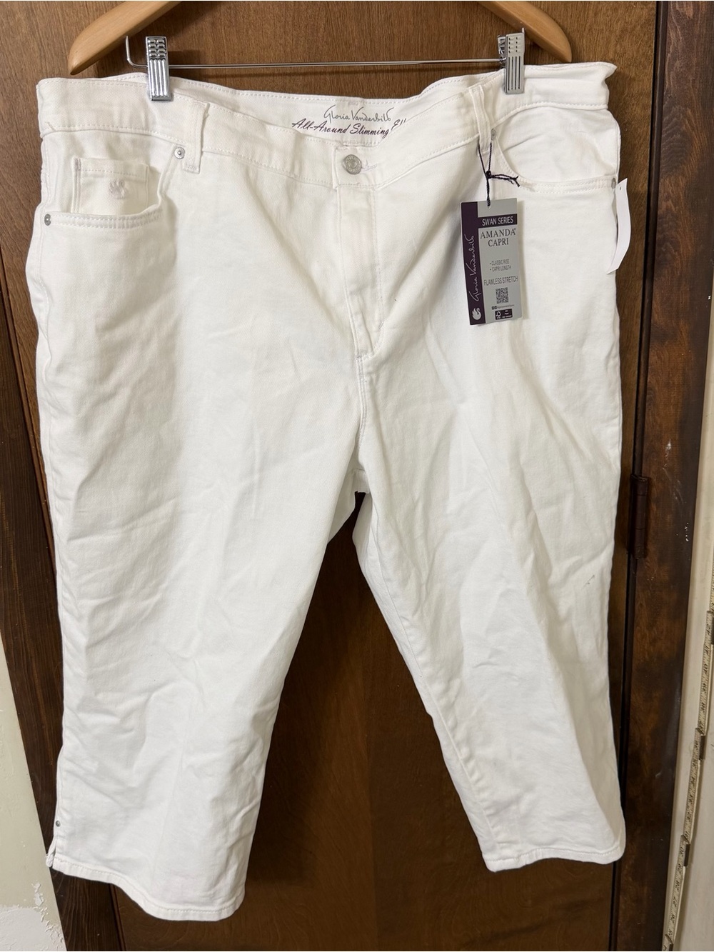 Gloria Vanderbilt Women’s 20W White Capri Pants NWT